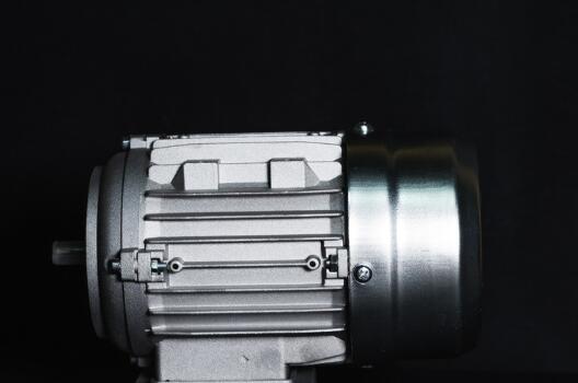 三相異步交流電機(jī)換向，電機(jī)換向原理與方法
