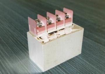 軟啟動(dòng)控制電機(jī)反轉(zhuǎn)，實(shí)現(xiàn)電機(jī)反轉(zhuǎn)的軟啟動(dòng)控制方法